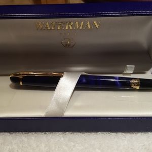 Waterman pen new in box blue color.